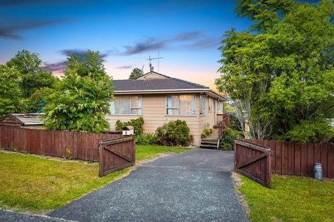 Photo of property in 6 Albemarle Place, Massey, Auckland, 0614