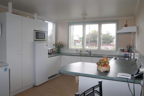 Photo of property in 4b Waiari Road, Conifer Grove, Takanini, 2112