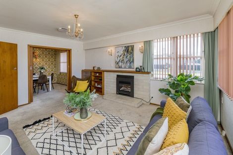 Photo of property in 611 Queen Street East, Levin, 5510