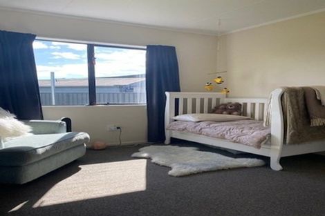 Photo of property in 18 Allens Lane, Clive, 4102