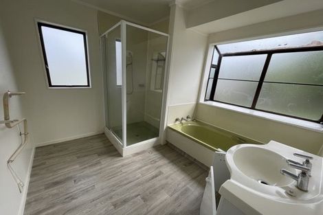 Photo of property in 12 Sumich Place, West Harbour, Auckland, 0618