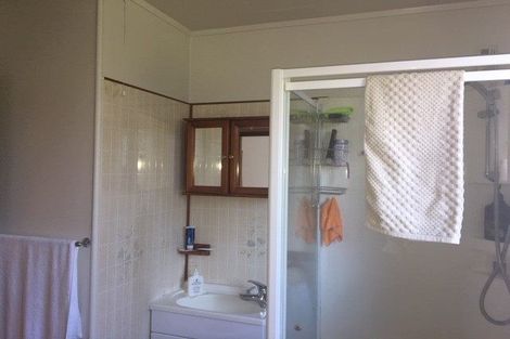 Photo of property in 33b Beach Road, Te Atatu Peninsula, Auckland, 0610