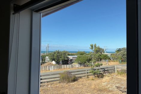 Photo of property in 38 Hillview Road, Birdlings Flat, Little River, 7591