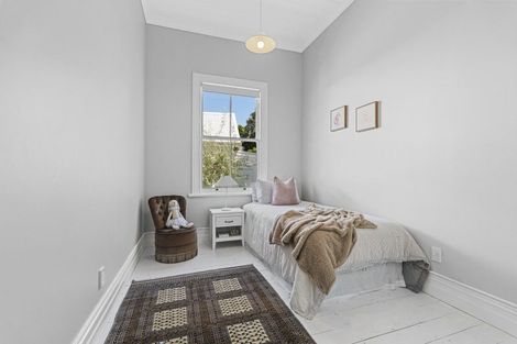 Photo of property in 16 Bracken Street, New Plymouth, 4310