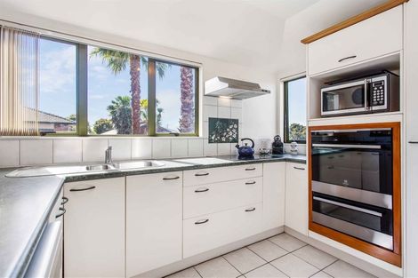 Photo of property in 121 Pemberton Avenue, Bayview, Auckland, 0629