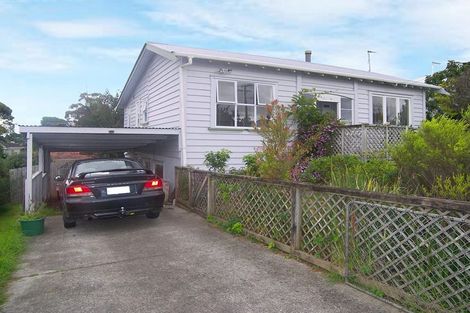 Photo of property in 4b Waiari Road, Conifer Grove, Takanini, 2112