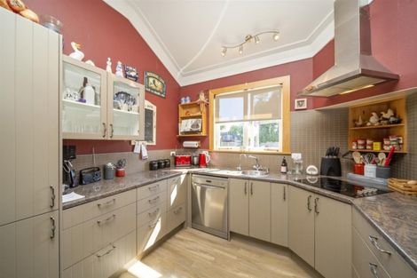 Photo of property in 81 Collins Street, Hawera, 4610