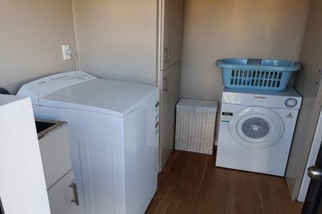 Photo of property in 2 The Glade South, Pukekohe, 2120