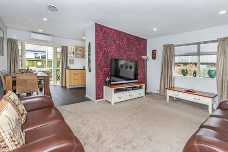 Photo of property in 7b Ronald George Place, Parklands, Christchurch, 8083