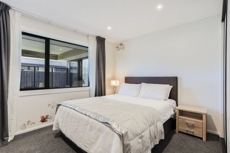 Photo of property in 16 Valour Drive, Rangiora, 7400