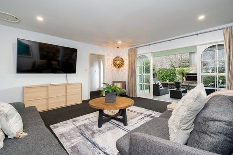 Photo of property in 26 Grahams Road, Ilam, Christchurch, 8041