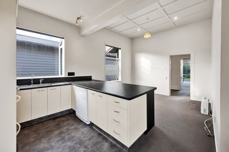 Photo of property in 39 Victoria Street, Hawera, 4610