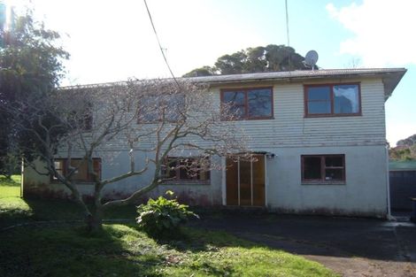 Photo of property in 19 Tauhara Street, Green Bay, Auckland, 0604