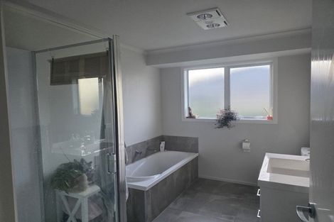 Photo of property in 8 Ratahi Way, Omokoroa, 3114