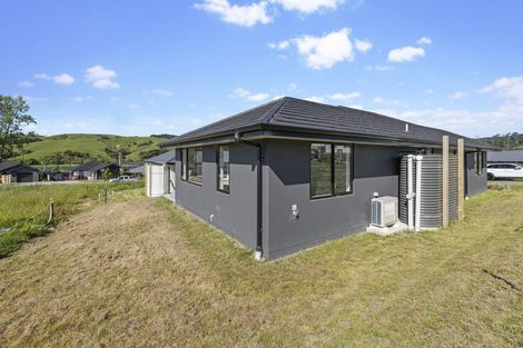 Photo of property in 10 Mahi Road, Helensville, 0800