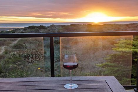 Photo of property in 5 Somerset Grove, Waitarere Beach, Levin, 5510