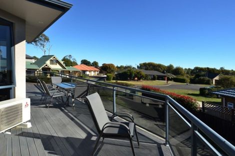 Photo of property in 2 Knox Place, Leamington, Cambridge, 3432