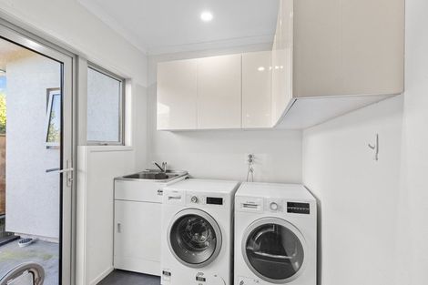 Photo of property in 17 Redwood Crescent, Hurdon, New Plymouth, 4310