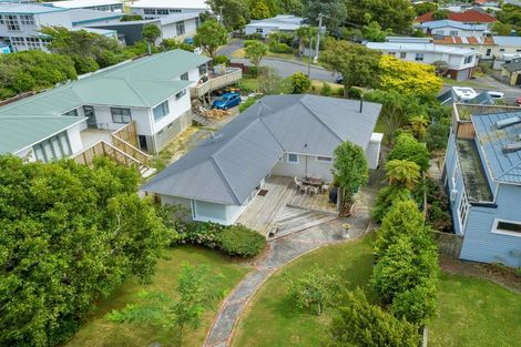 Photo of property in 4 Ranui Terrace, Tawa, Wellington, 5028