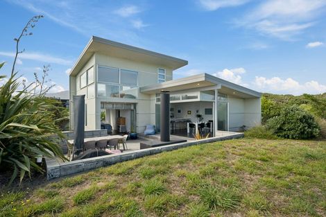 Photo of property in 14 Beachview Grove, Peka Peka, Waikanae, 5391