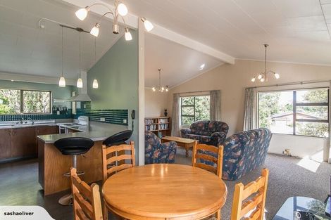 Photo of property in 31 Eruini Street, Waikanae Beach, Waikanae, 5036