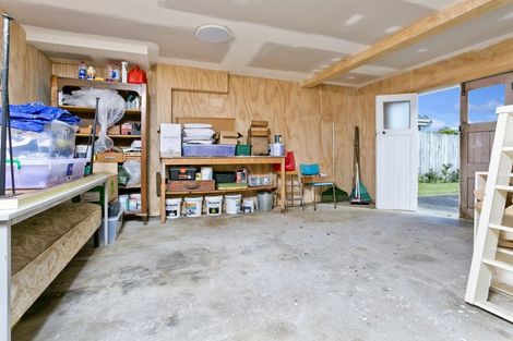 Photo of property in 12 Wairoa Road, Narrow Neck, Auckland, 0624