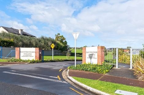 Photo of property in 21 Manor Park, Sunnyhills, Auckland, 2010