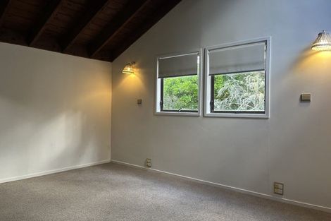 Photo of property in 24 Valley Road, Northcote, Auckland, 0626