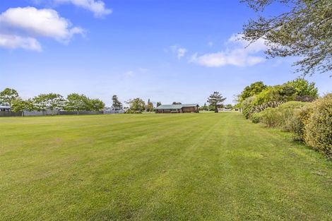 Photo of property in 33 Farnswood Place, Redwood, Christchurch, 8051