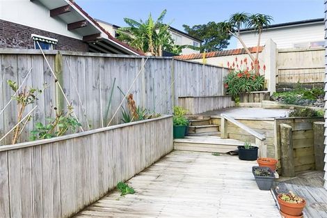 Photo of property in 1 Dhaka Lane, Ranui, Auckland, 0612