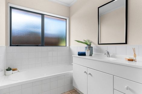 Photo of property in 4 Sunset Parade, Parua Bay, Whangarei, 0174