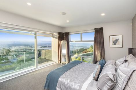 Photo of property in 5 Peregrine Close, Mount Pleasant, Christchurch, 8081