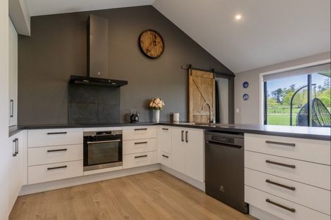 Photo of property in 102 Lindsay Road, Waipukurau, 4283