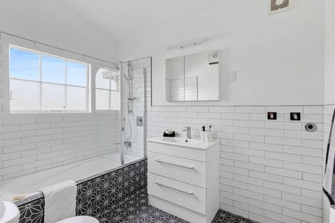 Photo of property in 30 Centennial Park Road, Wellsford, 0900