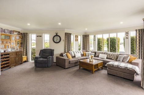 Photo of property in 3 Brooklyn Heights Drive, Kelvin Grove, Palmerston North, 4414