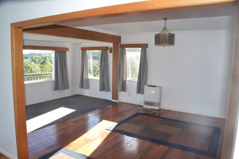 Photo of property in 5 Poto Road, Normandale, Lower Hutt, 5010