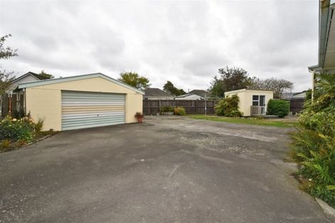 Photo of property in 10 Virgil Place, Northcote, Christchurch, 8052