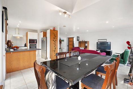 Photo of property in 2/55 Aviemore Drive, Highland Park, Auckland, 2010