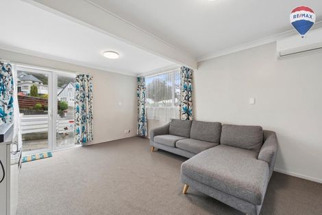 Photo of property in 39 Thurleigh Grove, Karori, Wellington, 6012