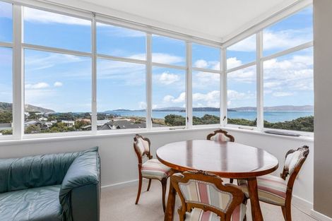 Photo of property in Rona House, 33 Rimu Street, Eastbourne, Lower Hutt, 5013