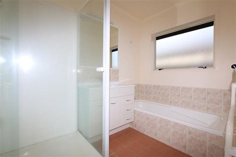 Photo of property in 57 Waimahia Avenue, Weymouth, Auckland, 2103