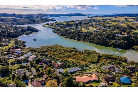 Photo of property in 105 Kemp Road, Kerikeri, 0230