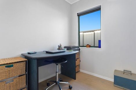 Photo of property in 16 Edgewater Grove, Whakatane, 3120