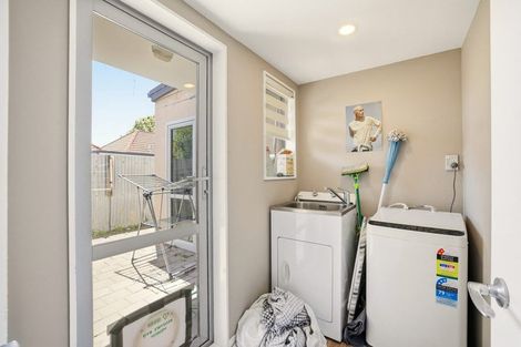 Photo of property in 8a Broadbent Street, Riccarton, Christchurch, 8041