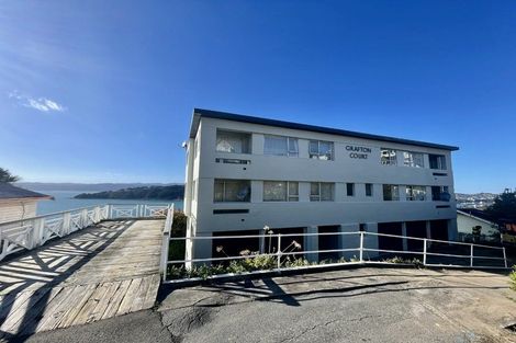 Photo of property in Grafon Court Flats, 2/53 Grafton Road, Roseneath, Wellington, 6011