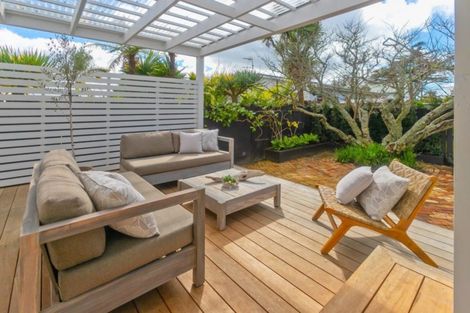 Photo of property in 43b Walmer Road, Point Chevalier, Auckland, 1022