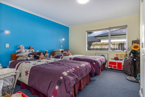 Photo of property in 2 Fuller Close, Levin, 5510