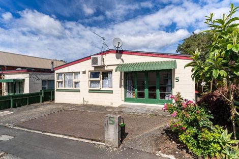 Photo of property in 5 Titan Street, North Dunedin, Dunedin, 9016