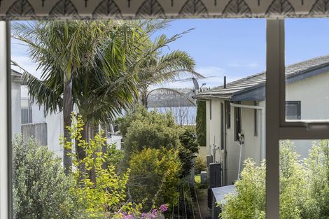 Photo of property in 24 Gulf Crest, Bucklands Beach, Auckland, 2012