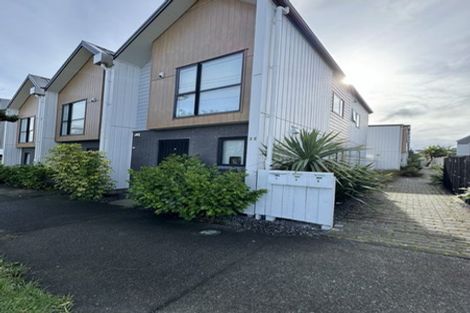 Photo of property in 3/2c Walsall Street, Avondale, Auckland, 1026